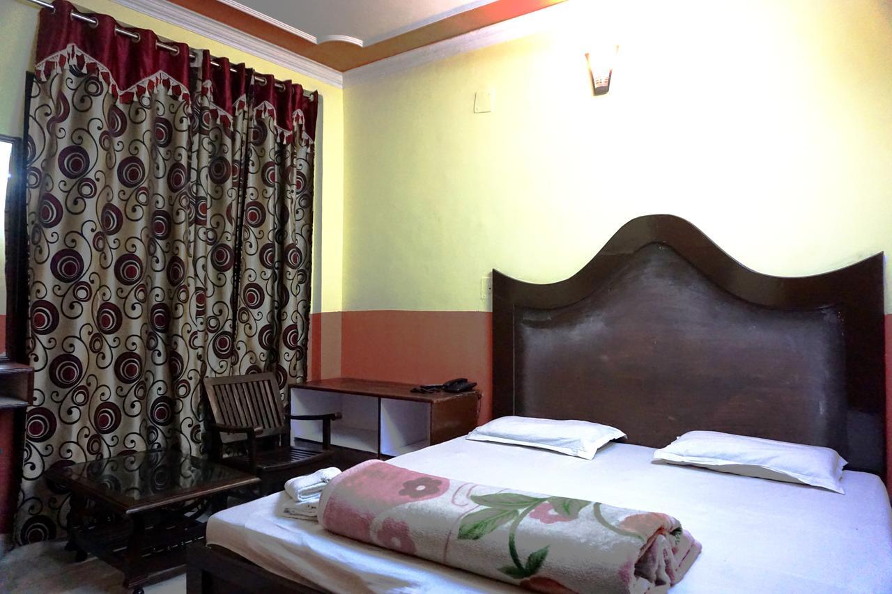Hotel Venus International Нью-Дели Экстерьер фото