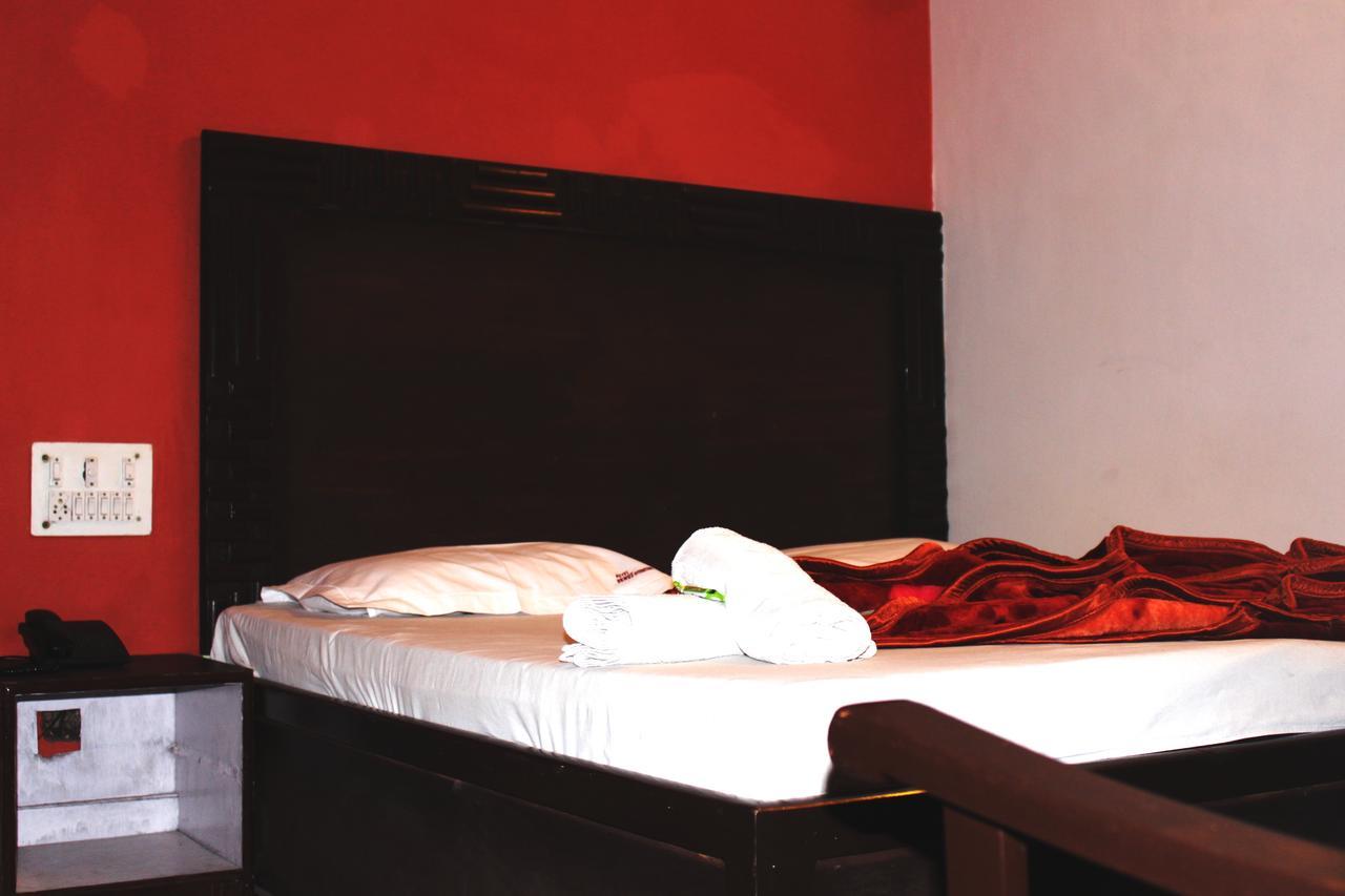 Hotel Venus International Нью-Дели Экстерьер фото